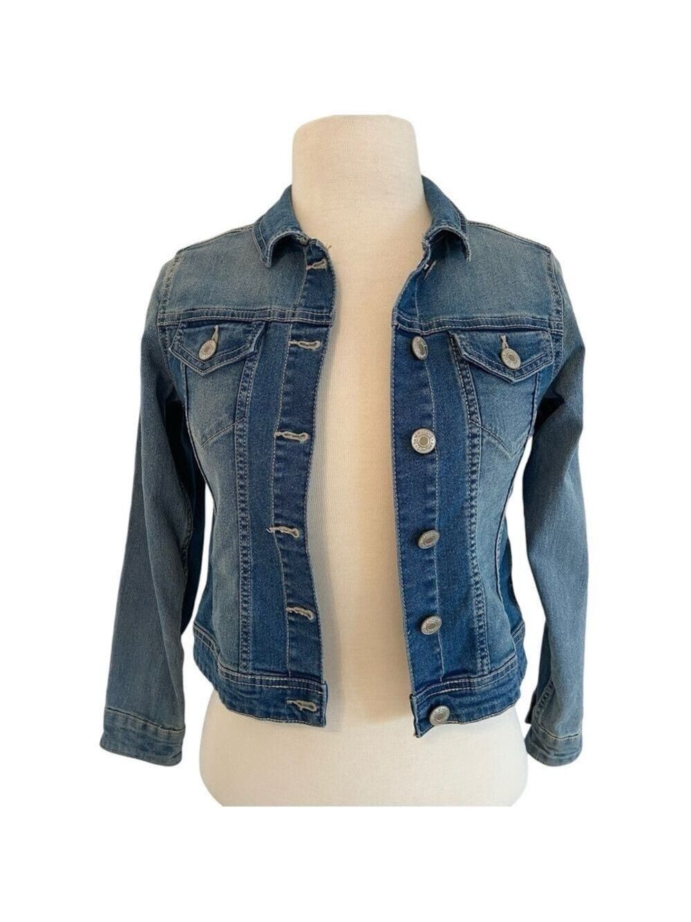 Silver jeans Evelyn trucker jacket denim ecofriendly stretchy denim youth medium